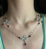 Dames Triple Necklace with Garnet